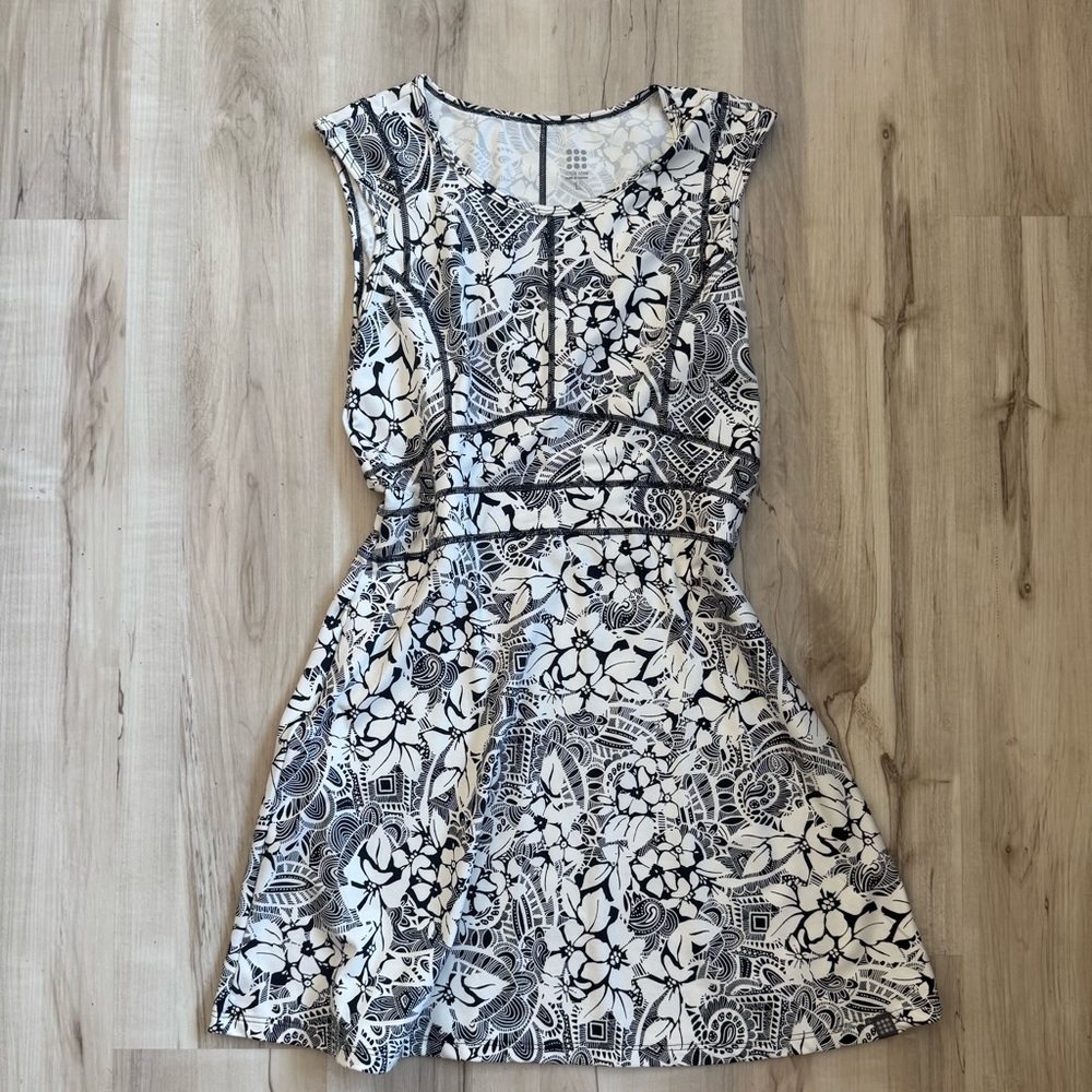 Title Nine Elegant Black and White Floral Dress